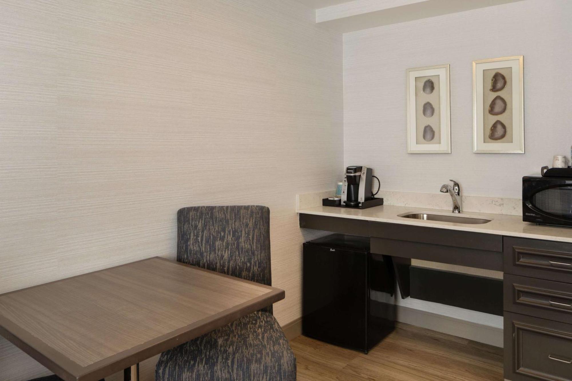 Hilton Garden Inn Freeport Downtown Buitenkant foto
