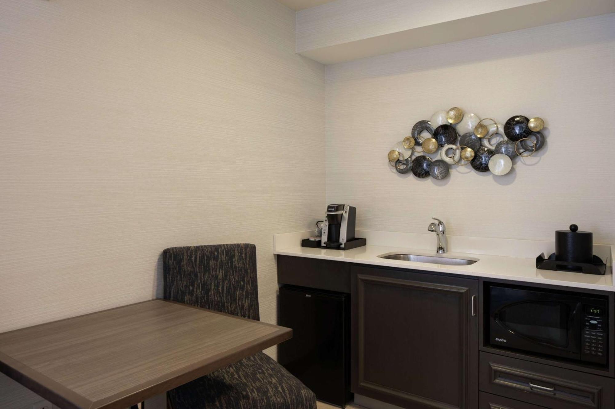 Hilton Garden Inn Freeport Downtown Buitenkant foto